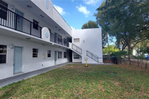 Copropriété à louer à Hollywood, Floride: 2 chambres, 62.15 m2 № 2043587 - photo 2