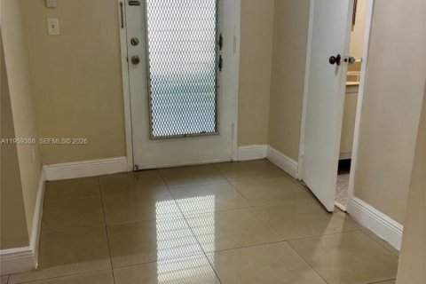 Снять в аренду кондоминиум в Норт-Лодердейл, Флорида 1 спальня, 77.11м2, № 2080625 - фото 5