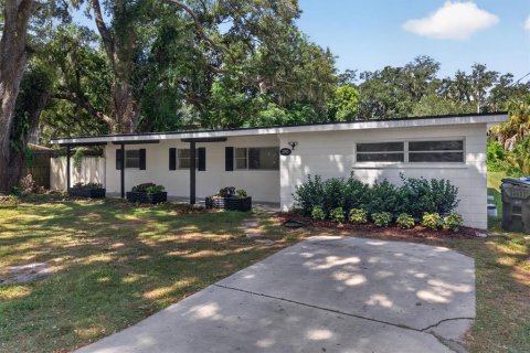 House in Lakeland, Florida 4 bedrooms, 264.12 sq.m. № 2308563