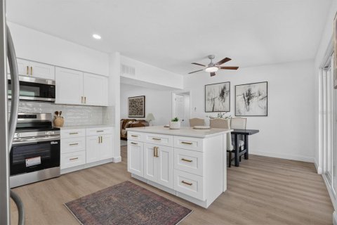 Villa ou maison à vendre à Lakeland, Floride: 4 chambres, 264.12 m2 № 2308563 - photo 13