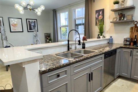 Adosado en venta en Fort Lauderdale, Florida, 4 dormitorios, 215.35 m2 № 1986432 - foto 4