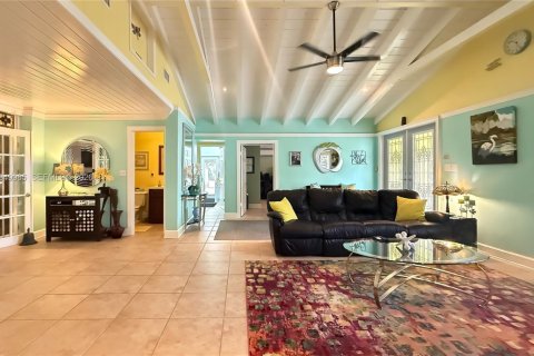 Купить виллу или дом в Хомстед, Флорида 5 спален, 258.73м2, № 2005667 - фото 10