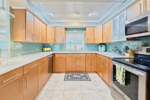 Купить виллу или дом в Хомстед, Флорида 5 спален, 258.73м2, № 2005667 - фото 26