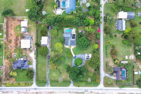 Купить виллу или дом в Хомстед, Флорида 5 спален, 258.73м2, № 2005667 - фото 6