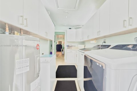 Купить виллу или дом в Хомстед, Флорида 5 спален, 258.73м2, № 2005667 - фото 16