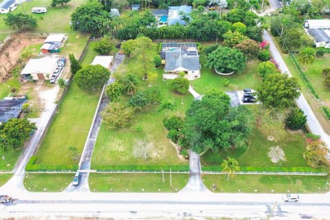 Купить виллу или дом в Хомстед, Флорида 5 спален, 258.73м2, № 2005667 - фото 5