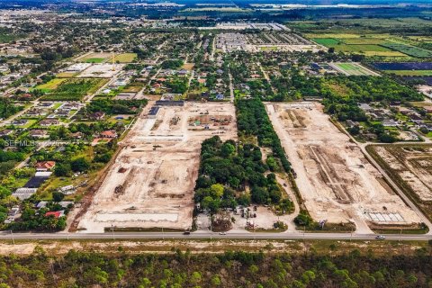 Commercial property in Homestead, Florida № 1989084 - photo 9