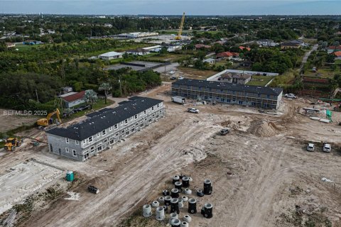 Commercial property in Homestead, Florida № 1989084 - photo 10