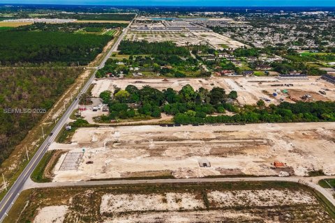 Commercial property in Homestead, Florida № 1989084 - photo 3