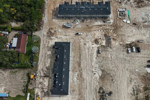 Commercial property in Homestead, Florida № 1989084 - photo 13