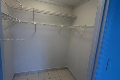 Condominio en venta en Sunny Isles Beach, Florida, 1 dormitorio, 59.46 m2 № 2031630 - foto 21