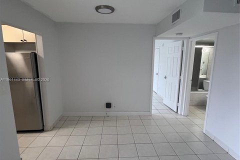 Condominio en venta en Sunny Isles Beach, Florida, 1 dormitorio, 59.46 m2 № 2031630 - foto 16