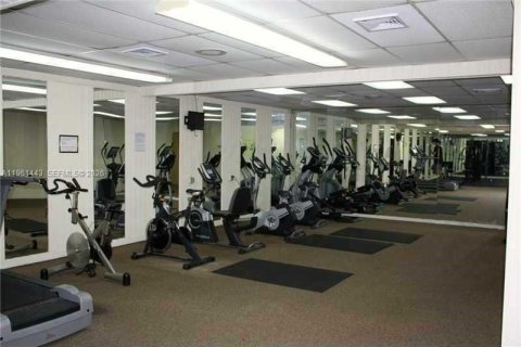 Condominio en venta en Sunny Isles Beach, Florida, 1 dormitorio, 59.46 m2 № 2031630 - foto 5