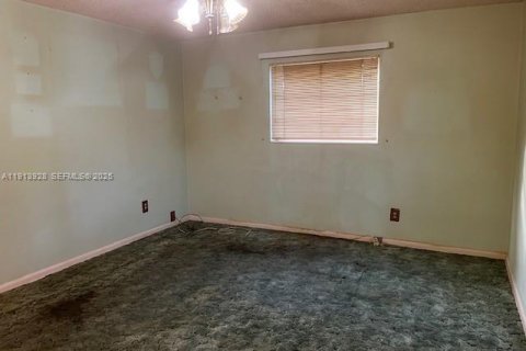 Villa ou maison à vendre à Pembroke Pines, Floride: 4 chambres, 167.22 m2 № 1968979 - photo 8