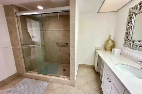 Copropriété à louer à Aventura, Floride: 2 chambres, 141.4 m2 № 2038170 - photo 16
