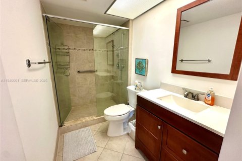 Copropriété à louer à Aventura, Floride: 2 chambres, 141.4 m2 № 2038170 - photo 17