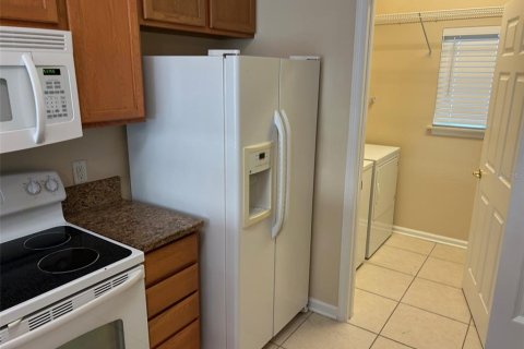 Condo in New Smyrna Beach, Florida, 2 bedrooms  № 2395849 - photo 4