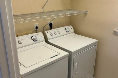 Condo in New Smyrna Beach, Florida, 2 bedrooms  № 2395849 - photo 17