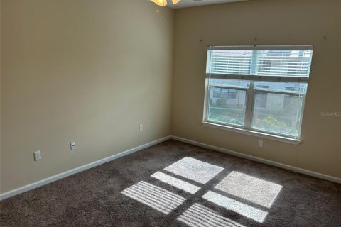 Condo in New Smyrna Beach, Florida, 2 bedrooms  № 2395849 - photo 11