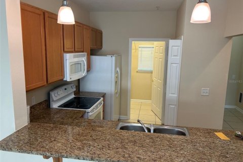 Condo in New Smyrna Beach, Florida, 2 bedrooms  № 2395849 - photo 5