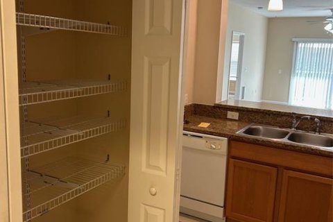 Condo in New Smyrna Beach, Florida, 2 bedrooms  № 2395849 - photo 7