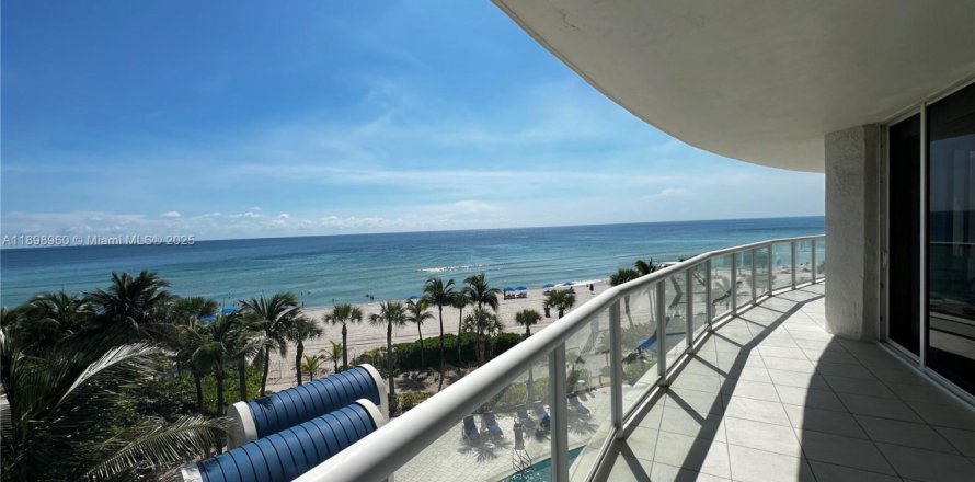 Кондоминиум с 3 спальнями в Санни-Айлс-Бич, Флорида № 1951017