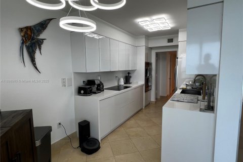 Снять в аренду кондоминиум в Санни-Айлс-Бич, Флорида 3 спальни, 205.31м2, № 1951017 - фото 8