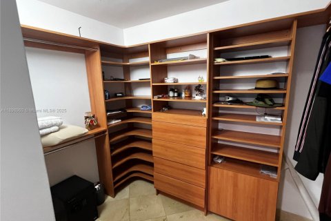 Снять в аренду кондоминиум в Санни-Айлс-Бич, Флорида 3 спальни, 205.31м2, № 1951017 - фото 12