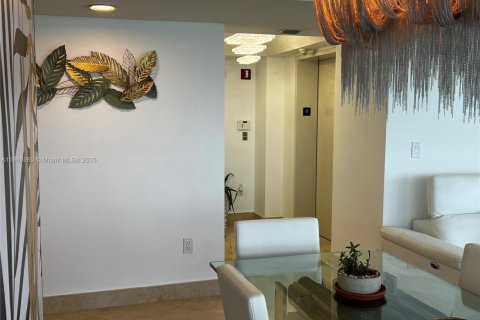 Снять в аренду кондоминиум в Санни-Айлс-Бич, Флорида 3 спальни, 205.31м2, № 1951017 - фото 23