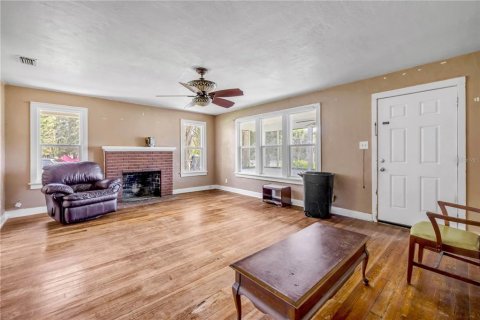 House in Oak Hill, Florida 4 bedrooms, 117.06 sq.m. № 1788316 - photo 4