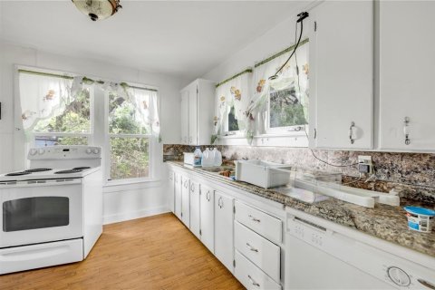 House in Oak Hill, Florida 4 bedrooms, 117.06 sq.m. № 1788316 - photo 10