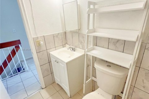 Copropriété à louer à Hialeah, Floride: 2 chambres, 82.13 m2 № 2079973 - photo 16