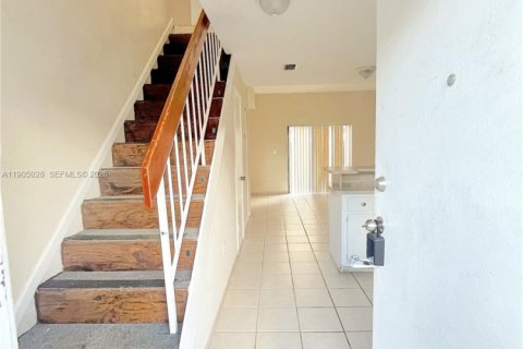 Copropriété à louer à Hialeah, Floride: 2 chambres, 82.13 m2 № 2079973 - photo 6