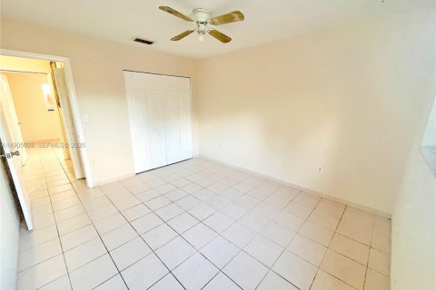 Copropriété à louer à Hialeah, Floride: 2 chambres, 82.13 m2 № 2079973 - photo 18