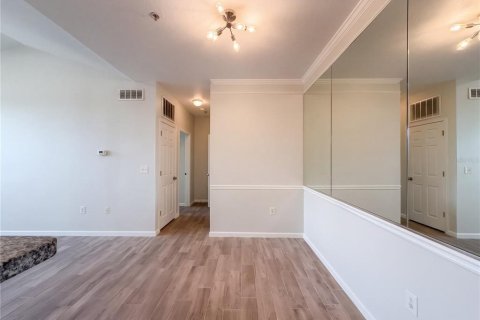 Copropriété à vendre à Bradenton, Floride: 2 chambres, 97.36 m2 № 2388664 - photo 8