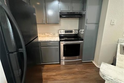 Condo in Orlando, Florida, 2 bedrooms  № 2218583 - photo 8