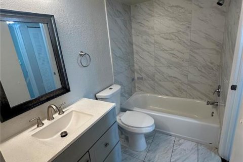 Condo in Orlando, Florida, 2 bedrooms  № 2218583 - photo 20