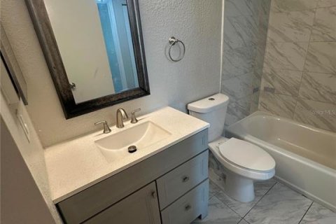 Condo in Orlando, Florida, 2 bedrooms  № 2218583 - photo 12