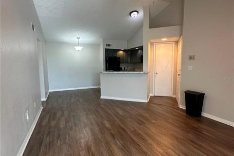 Condo in Orlando, Florida, 2 bedrooms  № 2218583 - photo 3