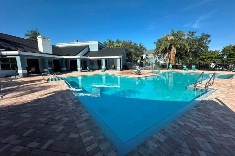 Condo in Orlando, Florida, 2 bedrooms  № 2218583 - photo 22