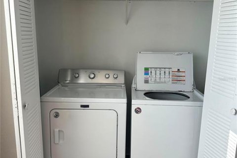 Condo in Orlando, Florida, 2 bedrooms  № 2218583 - photo 14