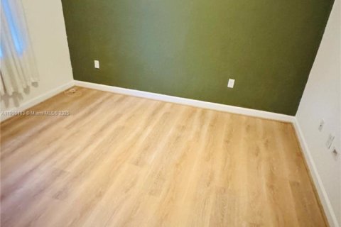 Townhouse in Homestead, Florida 3 bedrooms, 123.19 sq.m. № 1956866 - photo 16