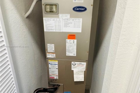 Townhouse in Homestead, Florida 3 bedrooms, 123.19 sq.m. № 1956866 - photo 8