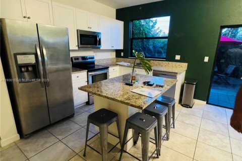 Townhouse in Homestead, Florida 3 bedrooms, 123.19 sq.m. № 1956866 - photo 1