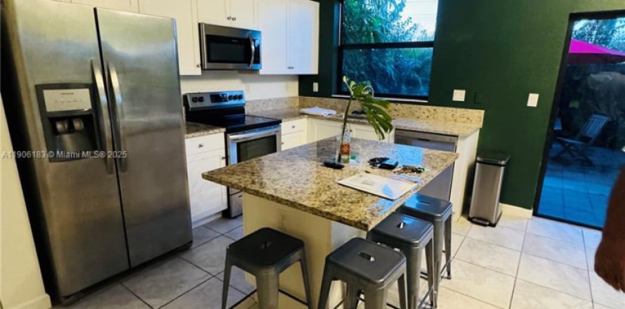 Townhouse in Homestead, Florida 3 bedrooms, 123.19 sq.m. № 1956866