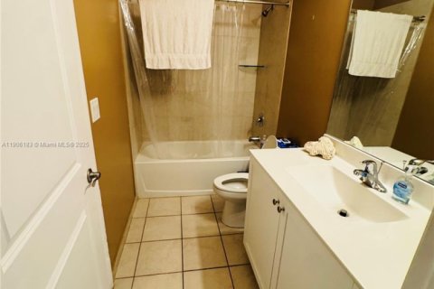 Townhouse in Homestead, Florida 3 bedrooms, 123.19 sq.m. № 1956866 - photo 14