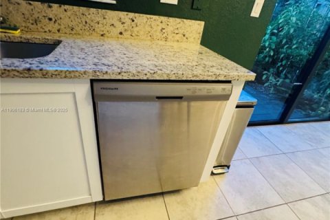 Townhouse in Homestead, Florida 3 bedrooms, 123.19 sq.m. № 1956866 - photo 3