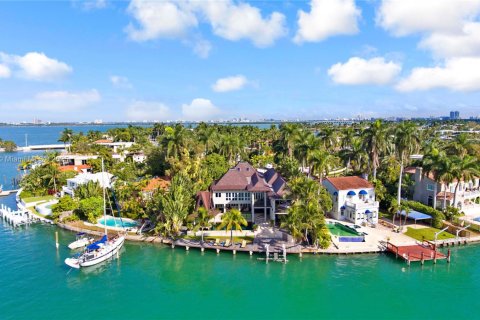 House in Miami Beach, Florida 6 bedrooms, 478.08 sq.m. № 1748032 - photo 2