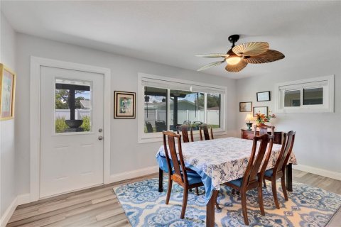 House in Saint Petersburg, Florida 3 bedrooms, 150.41 sq.m. № 1848660 - photo 14