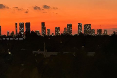 Condominio en alquiler en Miami Beach, Florida, 1 dormitorio, 83.61 m2 № 2010028 - foto 27